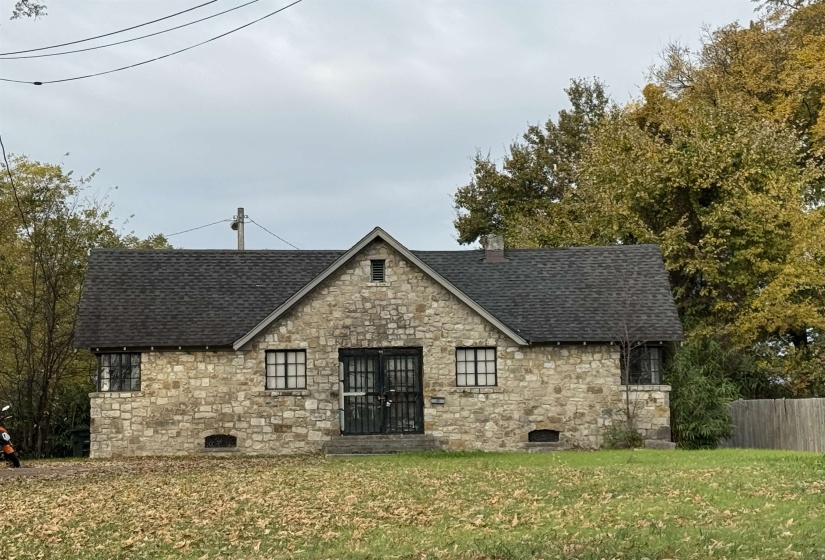 251 MONTGOMERY ST, Memphis, Tennessee 38104, 2 Bedrooms Bedrooms, 5 Rooms Rooms,1 BathroomBathrooms,Residential,For Sale,MONTGOMERY,10210346