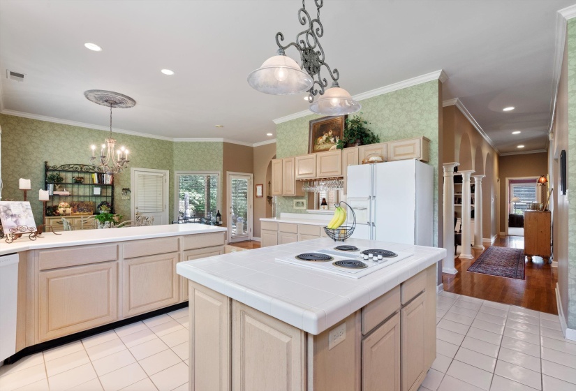 3424 LAKE POINTE CV, Memphis, Tennessee 38125, 4 Bedroom Bedrooms, 8 Room Rooms,3.1 BathroomBathrooms,Residential,For Sale,LAKE POINTE,0,10210608