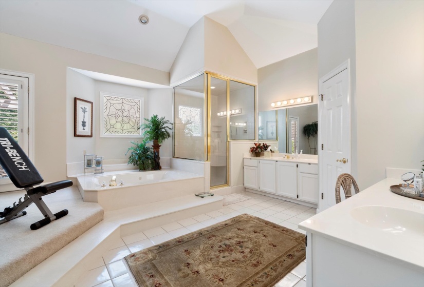 3424 LAKE POINTE CV, Memphis, Tennessee 38125, 4 Bedroom Bedrooms, 8 Room Rooms,3.1 BathroomBathrooms,Residential,For Sale,LAKE POINTE,0,10210608