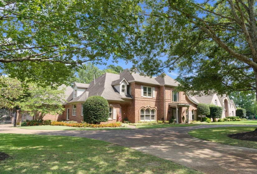 3424 LAKE POINTE CV, Memphis, Tennessee 38125, 4 Bedroom Bedrooms, 8 Room Rooms,3.1 BathroomBathrooms,Residential,For Sale,LAKE POINTE,0,10210608