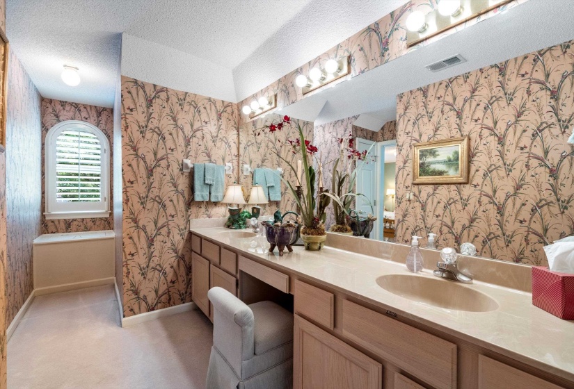 3424 LAKE POINTE CV, Memphis, Tennessee 38125, 4 Bedroom Bedrooms, 8 Room Rooms,3.1 BathroomBathrooms,Residential,For Sale,LAKE POINTE,0,10210608