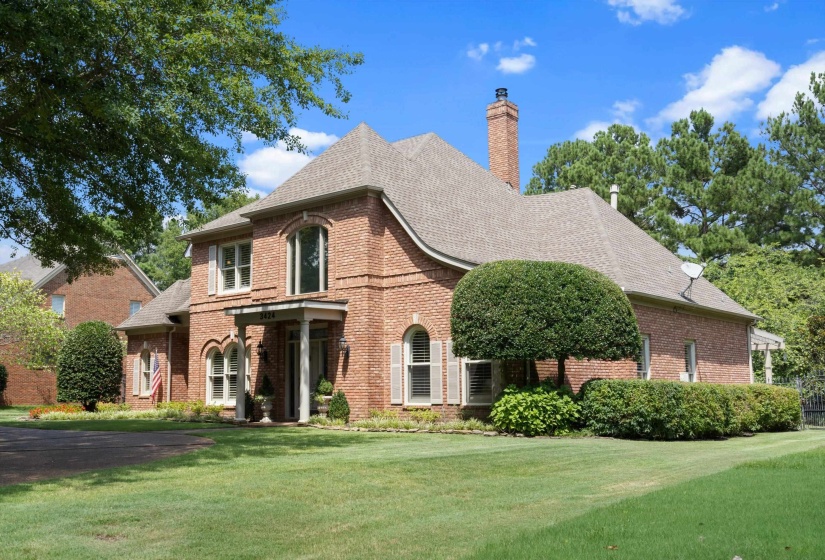 3424 LAKE POINTE CV, Memphis, Tennessee 38125, 4 Bedroom Bedrooms, 8 Room Rooms,3.1 BathroomBathrooms,Residential,For Sale,LAKE POINTE,0,10210608