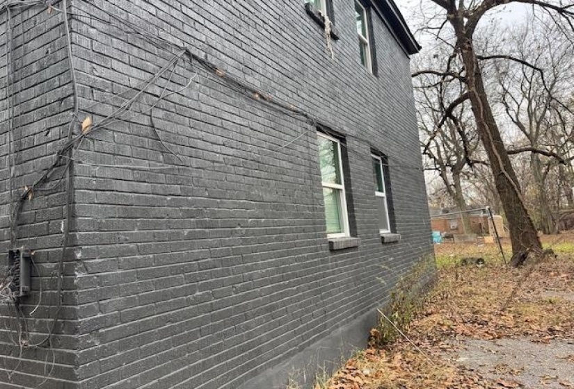 1627 BARTON ST, Memphis, Tennessee 38106, 8 Bedroom Bedrooms, 20 Room Rooms,4 BathroomBathrooms,Residential,For Sale,BARTON,0,10210685