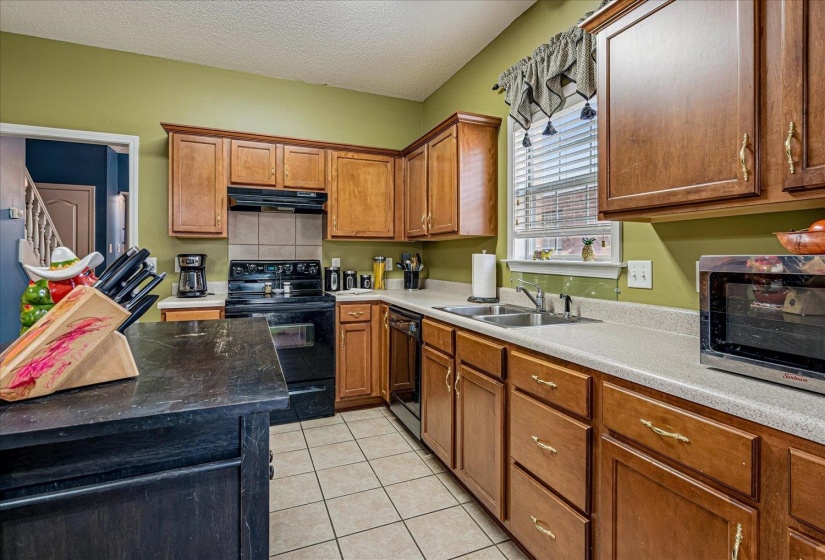 8703 ROGERS PARK AVE, Cordova, Tennessee 38016, 4 Bedroom Bedrooms, 7 Room Rooms,2.1 BathroomBathrooms,Residential,For Sale,ROGERS PARK,0,10210696