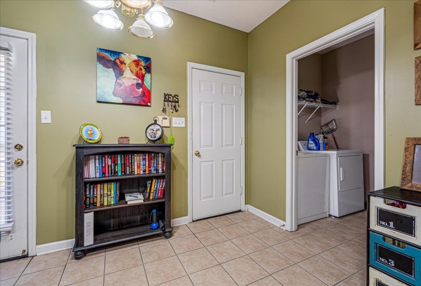 8703 ROGERS PARK AVE, Cordova, Tennessee 38016, 4 Bedroom Bedrooms, 7 Room Rooms,2.1 BathroomBathrooms,Residential,For Sale,ROGERS PARK,0,10210696