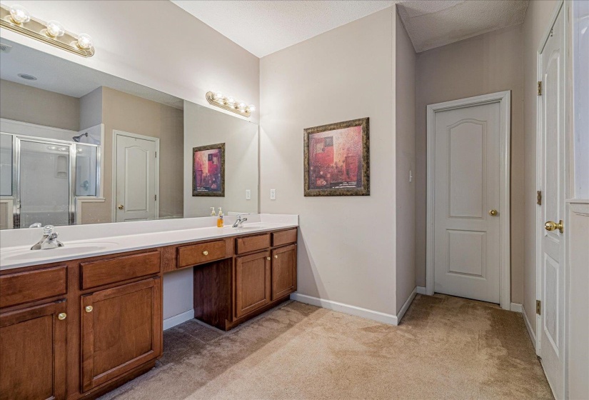 8703 ROGERS PARK AVE, Cordova, Tennessee 38016, 4 Bedroom Bedrooms, 7 Room Rooms,2.1 BathroomBathrooms,Residential,For Sale,ROGERS PARK,0,10210696