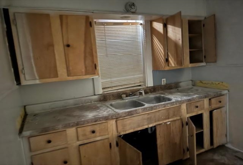 2984 BENJESTOWN RD, Memphis, Tennessee 38127, 4 Bedrooms Bedrooms, 5 Rooms Rooms,1 BathroomBathrooms,Residential,For Sale,BENJESTOWN,10210854