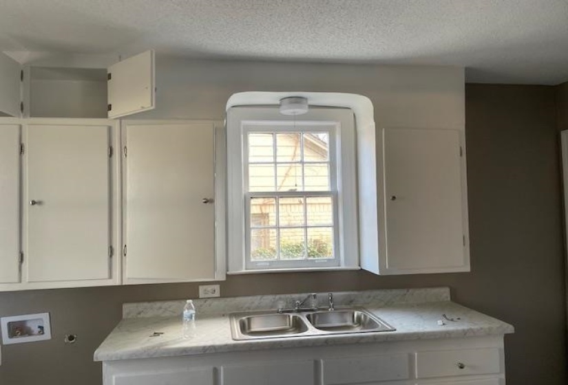 641 MCKELLAR AVE, Memphis, Tennessee 38106, 3 Bedrooms Bedrooms, 5 Rooms Rooms,1 BathroomBathrooms,Residential,For Sale,MCKELLAR,10210933