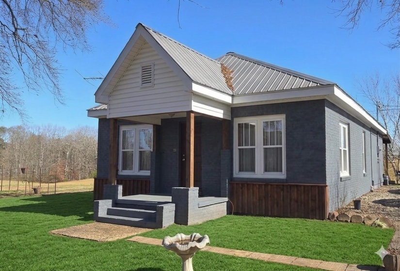 14760 125 HWY, Bolivar, Tennessee 38008, 2 Bedrooms Bedrooms, 6 Rooms Rooms,1 BathroomBathrooms,Residential,For Sale,125,10210951