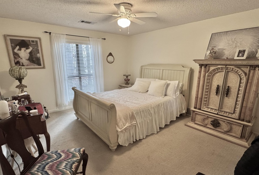 174 LEIF CV, Memphis, Tennessee 38018, 4 Bedrooms Bedrooms, 9 Rooms Rooms,3 BathroomsBathrooms,Residential,For Sale,LEIF,10210665