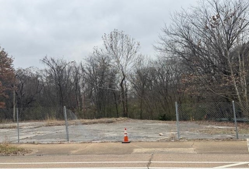583 E H CRUMP BLVD, Memphis, Tennessee 38126, ,Commercial/industrial,For Sale,E H CRUMP,10210986