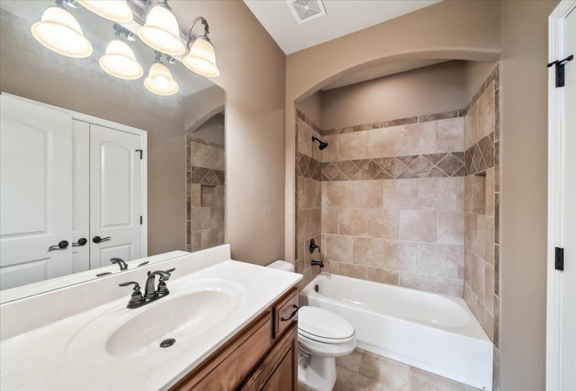 25 BRANSTON CV, Eads, Tennessee 38028, 4 Bedrooms Bedrooms, 10 Rooms Rooms,3.1 BathroomsBathrooms,Residential,For Sale,BRANSTON,10211036