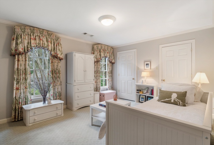 4792 WHITEHALL CV, Memphis, Tennessee 38117, 4 Bedrooms Bedrooms, 9 Rooms Rooms,4 BathroomsBathrooms,Residential,For Sale,WHITEHALL,10211039