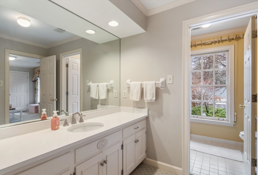 4792 WHITEHALL CV, Memphis, Tennessee 38117, 4 Bedrooms Bedrooms, 9 Rooms Rooms,4 BathroomsBathrooms,Residential,For Sale,WHITEHALL,10211039