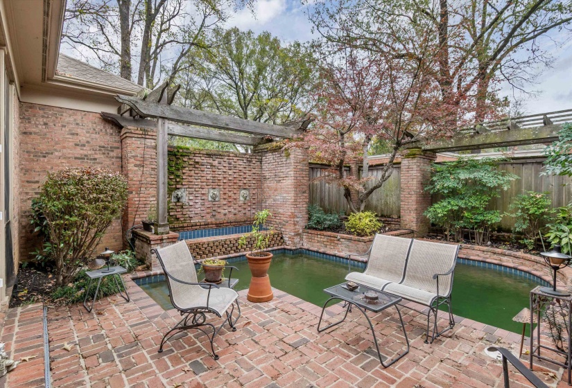 4792 WHITEHALL CV, Memphis, Tennessee 38117, 4 Bedrooms Bedrooms, 9 Rooms Rooms,4 BathroomsBathrooms,Residential,For Sale,WHITEHALL,10211039