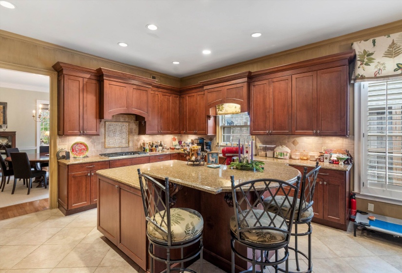 4792 WHITEHALL CV, Memphis, Tennessee 38117, 4 Bedrooms Bedrooms, 9 Rooms Rooms,4 BathroomsBathrooms,Residential,For Sale,WHITEHALL,10211039