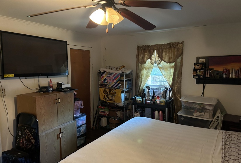 3158 FORD RD, Memphis, Tennessee 38109, 3 Bedrooms Bedrooms, 8 Rooms Rooms,2 BathroomsBathrooms,Residential,For Sale,FORD,10211046