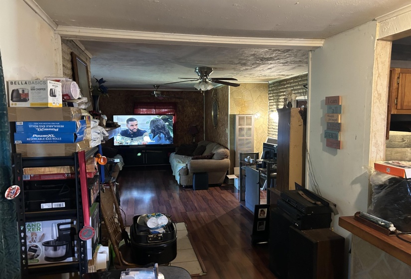 3158 FORD RD, Memphis, Tennessee 38109, 3 Bedrooms Bedrooms, 8 Rooms Rooms,2 BathroomsBathrooms,Residential,For Sale,FORD,10211046