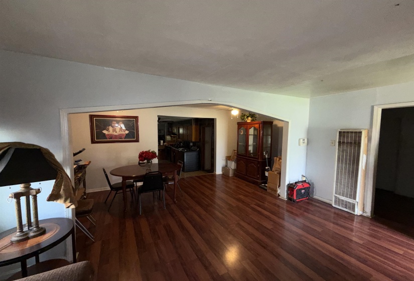 3158 FORD RD, Memphis, Tennessee 38109, 3 Bedrooms Bedrooms, 8 Rooms Rooms,2 BathroomsBathrooms,Residential,For Sale,FORD,10211046