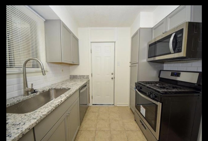 32 BELVEDERE BLVD, Memphis, Tennessee 38104, 2 Bedrooms Bedrooms, 4 Rooms Rooms,1 BathroomBathrooms,Residential,For Sale,BELVEDERE,10211061