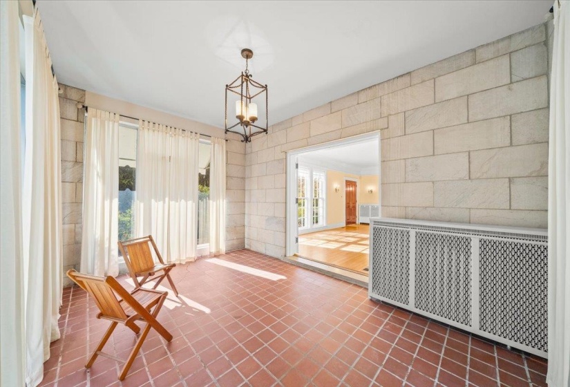 1412 PEABODY AVE, Memphis, Tennessee 38104, 3 Bedrooms Bedrooms, 8 Rooms Rooms,1.1 BathroomsBathrooms,Residential,For Sale,PEABODY,10211069