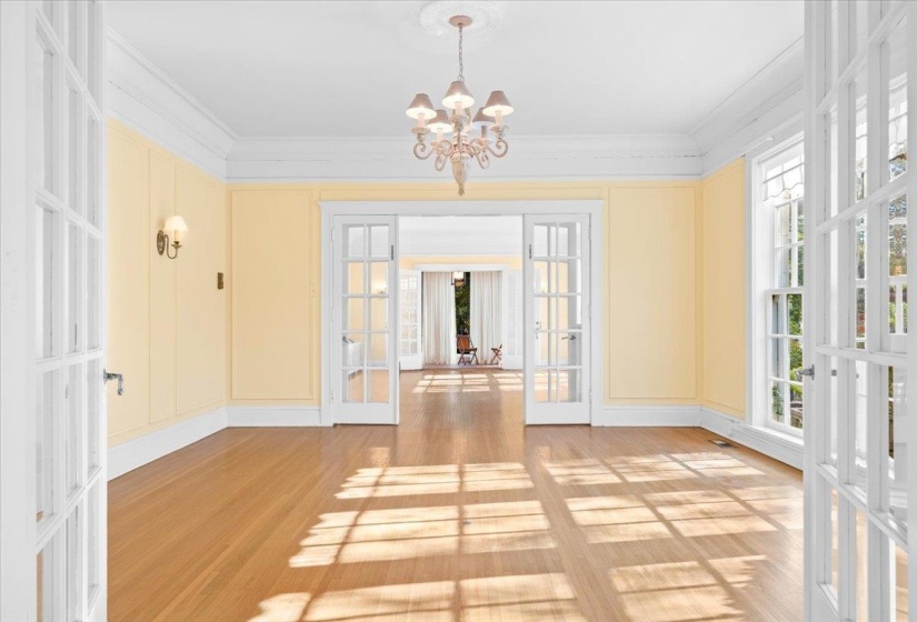 1412 PEABODY AVE, Memphis, Tennessee 38104, 3 Bedrooms Bedrooms, 8 Rooms Rooms,1.1 BathroomsBathrooms,Residential,For Sale,PEABODY,10211069