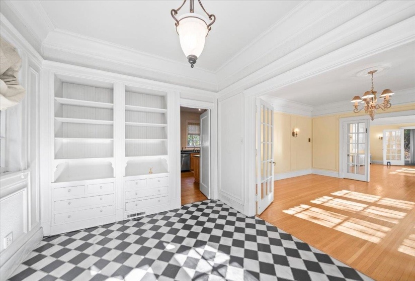 1412 PEABODY AVE, Memphis, Tennessee 38104, 3 Bedrooms Bedrooms, 8 Rooms Rooms,1.1 BathroomsBathrooms,Residential,For Sale,PEABODY,10211069