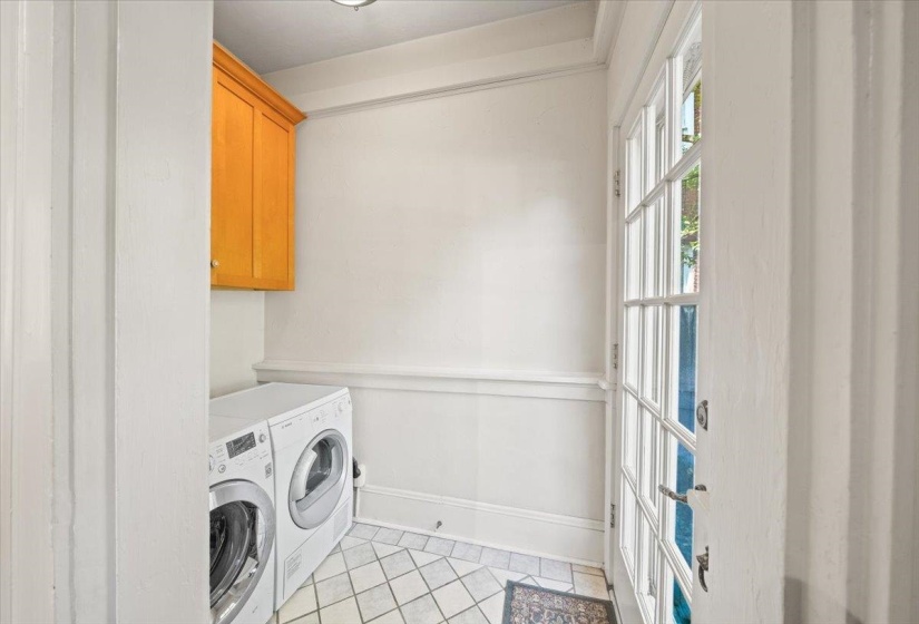 1412 PEABODY AVE, Memphis, Tennessee 38104, 3 Bedrooms Bedrooms, 8 Rooms Rooms,1.1 BathroomsBathrooms,Residential,For Sale,PEABODY,10211069