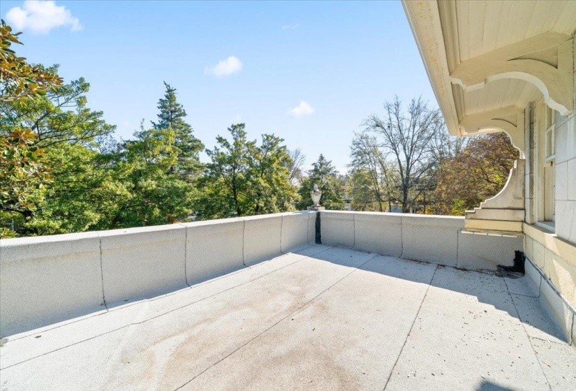 1412 PEABODY AVE, Memphis, Tennessee 38104, 3 Bedrooms Bedrooms, 8 Rooms Rooms,1.1 BathroomsBathrooms,Residential,For Sale,PEABODY,10211069