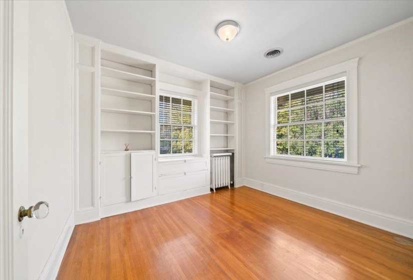 1412 PEABODY AVE, Memphis, Tennessee 38104, 3 Bedrooms Bedrooms, 8 Rooms Rooms,1.1 BathroomsBathrooms,Residential,For Sale,PEABODY,10211069