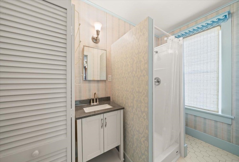1412 PEABODY AVE, Memphis, Tennessee 38104, 3 Bedrooms Bedrooms, 8 Rooms Rooms,1.1 BathroomsBathrooms,Residential,For Sale,PEABODY,10211069