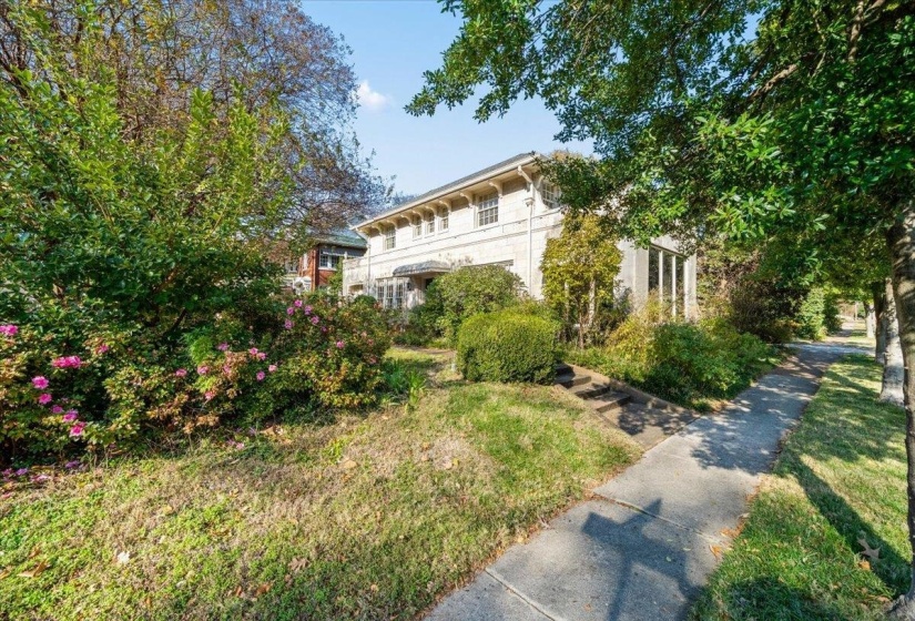 1412 PEABODY AVE, Memphis, Tennessee 38104, 3 Bedrooms Bedrooms, 8 Rooms Rooms,1.1 BathroomsBathrooms,Residential,For Sale,PEABODY,10211069
