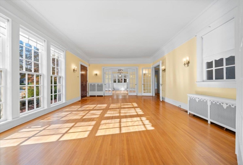 1412 PEABODY AVE, Memphis, Tennessee 38104, 3 Bedrooms Bedrooms, 8 Rooms Rooms,1.1 BathroomsBathrooms,Residential,For Sale,PEABODY,10211069