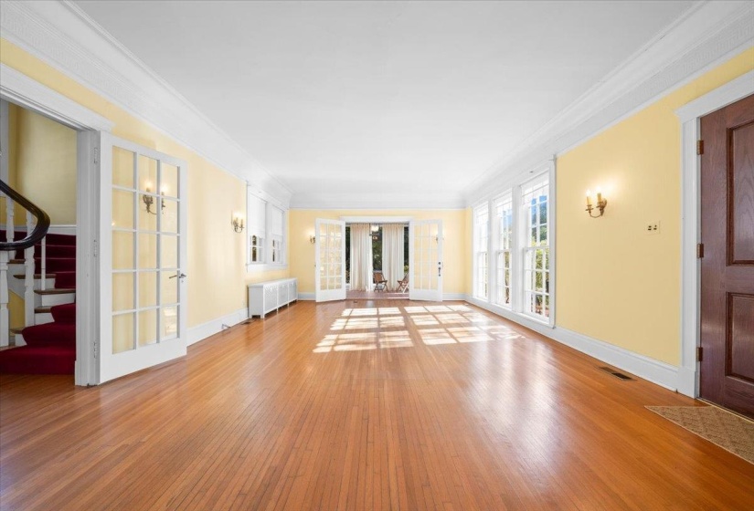 1412 PEABODY AVE, Memphis, Tennessee 38104, 3 Bedrooms Bedrooms, 8 Rooms Rooms,1.1 BathroomsBathrooms,Residential,For Sale,PEABODY,10211069