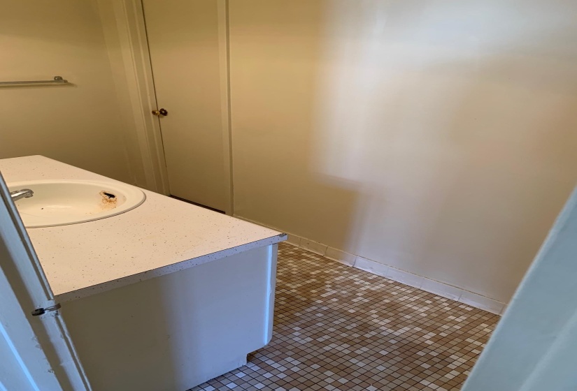 3438 SPOTTSWOOD AVE, Memphis, Tennessee 38111, 2 Bedrooms Bedrooms, 4 Rooms Rooms,1.1 BathroomsBathrooms,Residential,For Sale,SPOTTSWOOD,10211094