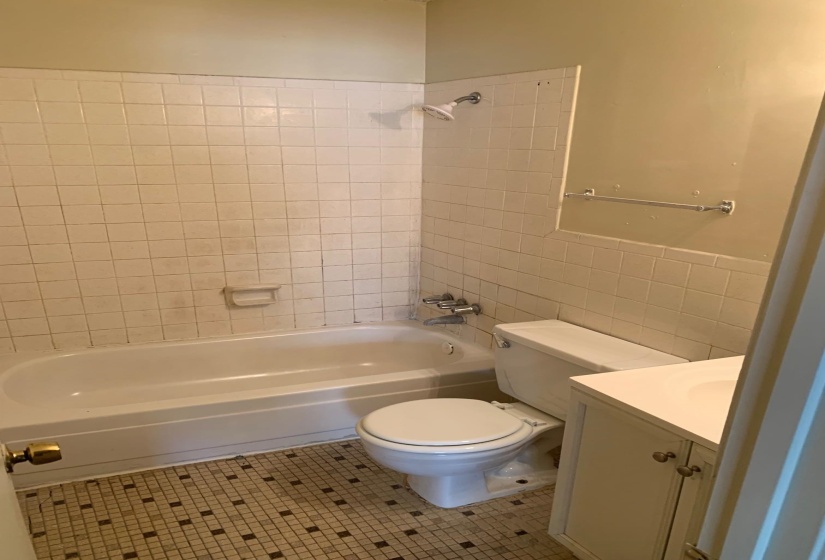 3438 SPOTTSWOOD AVE, Memphis, Tennessee 38111, 2 Bedrooms Bedrooms, 4 Rooms Rooms,1.1 BathroomsBathrooms,Residential,For Sale,SPOTTSWOOD,10211094