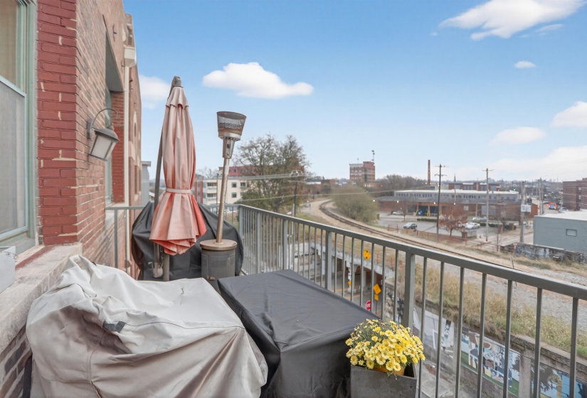 435 FRONT ST, Memphis, Tennessee 38103, 2 Bedroom Bedrooms, 5 Room Rooms,2.1 BathroomBathrooms,Residential,For Sale,FRONT,0,10211115