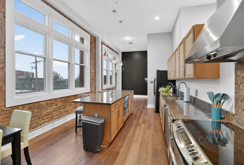435 FRONT ST, Memphis, Tennessee 38103, 2 Bedroom Bedrooms, 5 Room Rooms,2.1 BathroomBathrooms,Residential,For Sale,FRONT,0,10211115
