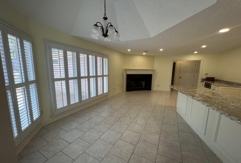 1770 MILL GLEN CV, Memphis, Tennessee 38016, 4 Bedrooms Bedrooms, 7 Rooms Rooms,2 BathroomsBathrooms,Residential,For Sale,MILL GLEN,10211125