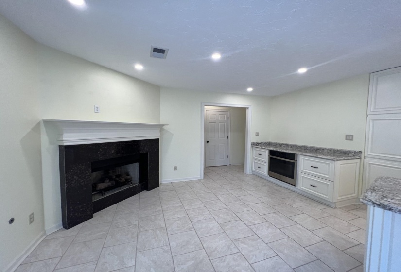 1770 MILL GLEN CV, Memphis, Tennessee 38016, 4 Bedrooms Bedrooms, 7 Rooms Rooms,2 BathroomsBathrooms,Residential,For Sale,MILL GLEN,10211125
