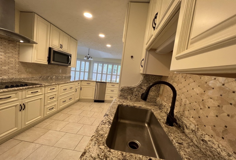 1770 MILL GLEN CV, Memphis, Tennessee 38016, 4 Bedrooms Bedrooms, 7 Rooms Rooms,2 BathroomsBathrooms,Residential,For Sale,MILL GLEN,10211125