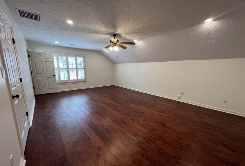 1770 MILL GLEN CV, Memphis, Tennessee 38016, 4 Bedrooms Bedrooms, 7 Rooms Rooms,2 BathroomsBathrooms,Residential,For Sale,MILL GLEN,10211125