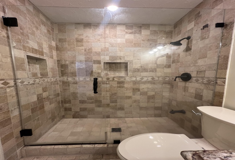 1770 MILL GLEN CV, Memphis, Tennessee 38016, 4 Bedrooms Bedrooms, 7 Rooms Rooms,2 BathroomsBathrooms,Residential,For Sale,MILL GLEN,10211125