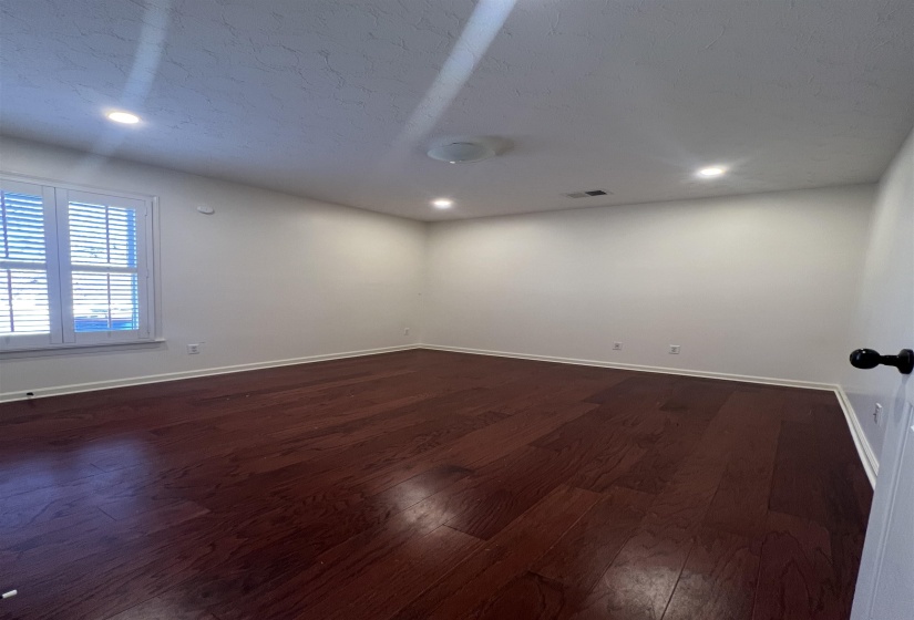 1770 MILL GLEN CV, Memphis, Tennessee 38016, 4 Bedrooms Bedrooms, 7 Rooms Rooms,2 BathroomsBathrooms,Residential,For Sale,MILL GLEN,10211125