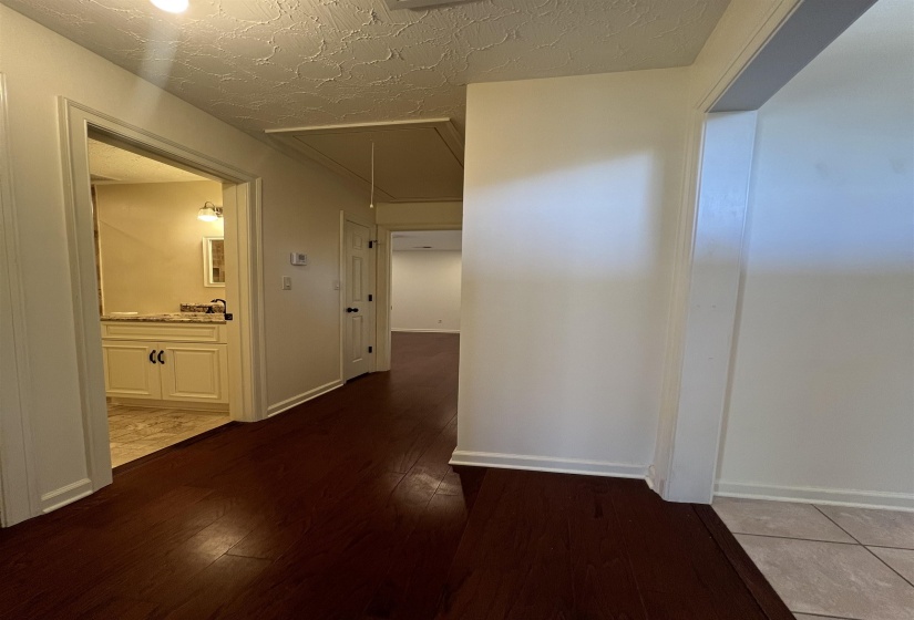 1770 MILL GLEN CV, Memphis, Tennessee 38016, 4 Bedrooms Bedrooms, 7 Rooms Rooms,2 BathroomsBathrooms,Residential,For Sale,MILL GLEN,10211125