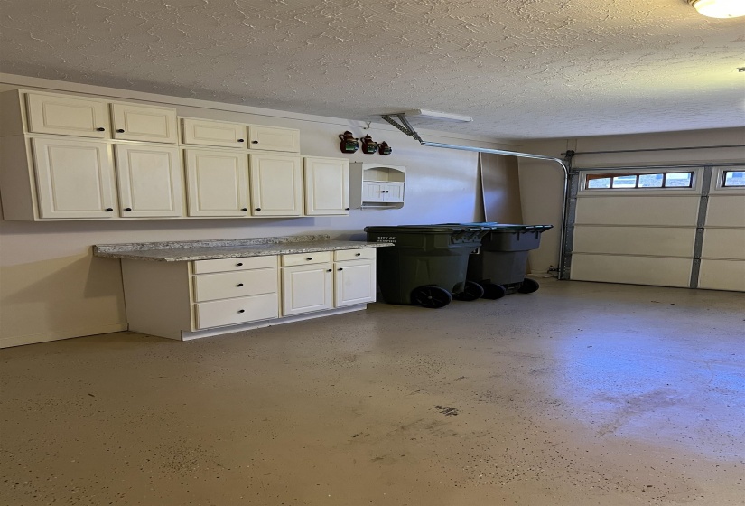 1770 MILL GLEN CV, Memphis, Tennessee 38016, 4 Bedrooms Bedrooms, 7 Rooms Rooms,2 BathroomsBathrooms,Residential,For Sale,MILL GLEN,10211125