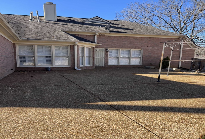 1770 MILL GLEN CV, Memphis, Tennessee 38016, 4 Bedrooms Bedrooms, 7 Rooms Rooms,2 BathroomsBathrooms,Residential,For Sale,MILL GLEN,10211125