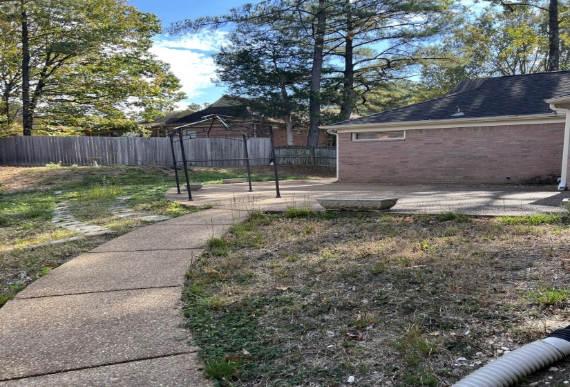 1770 MILL GLEN CV, Memphis, Tennessee 38016, 4 Bedrooms Bedrooms, 7 Rooms Rooms,2 BathroomsBathrooms,Residential,For Sale,MILL GLEN,10211125