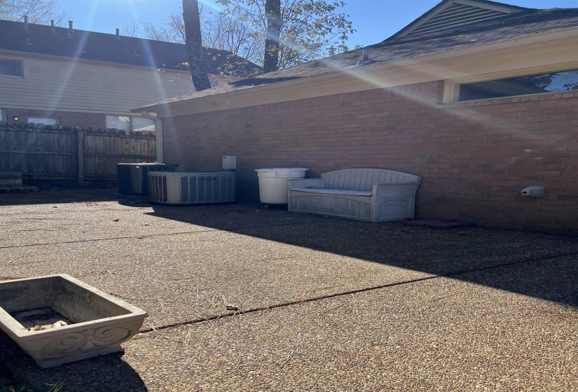 1770 MILL GLEN CV, Memphis, Tennessee 38016, 4 Bedrooms Bedrooms, 7 Rooms Rooms,2 BathroomsBathrooms,Residential,For Sale,MILL GLEN,10211125
