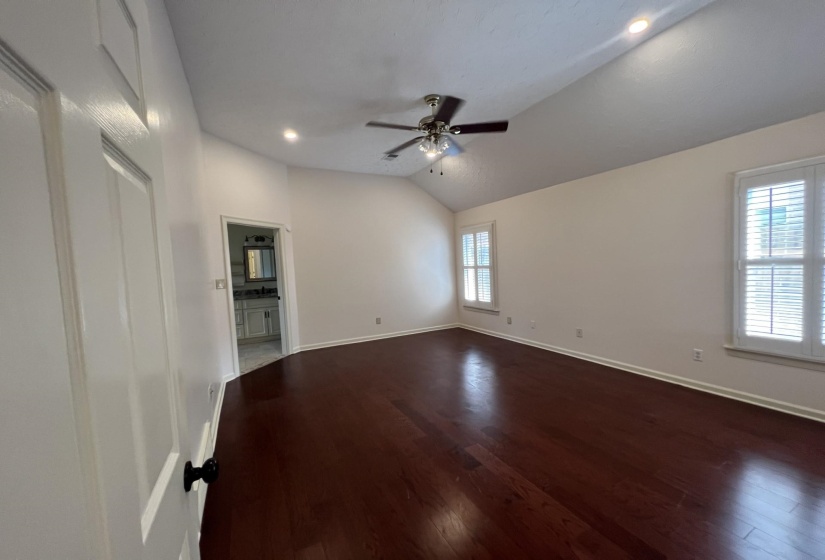 1770 MILL GLEN CV, Memphis, Tennessee 38016, 4 Bedrooms Bedrooms, 7 Rooms Rooms,2 BathroomsBathrooms,Residential,For Sale,MILL GLEN,10211125